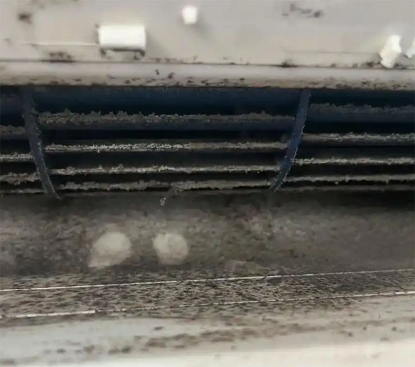 平阳空调吹的风有股烧焦味是怎么回事